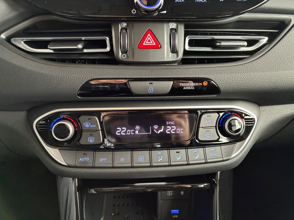 HYUNDAI i30 Style 1.5 T-GDI mHEV 140 PS - ref: 7-54620 - Photo 16