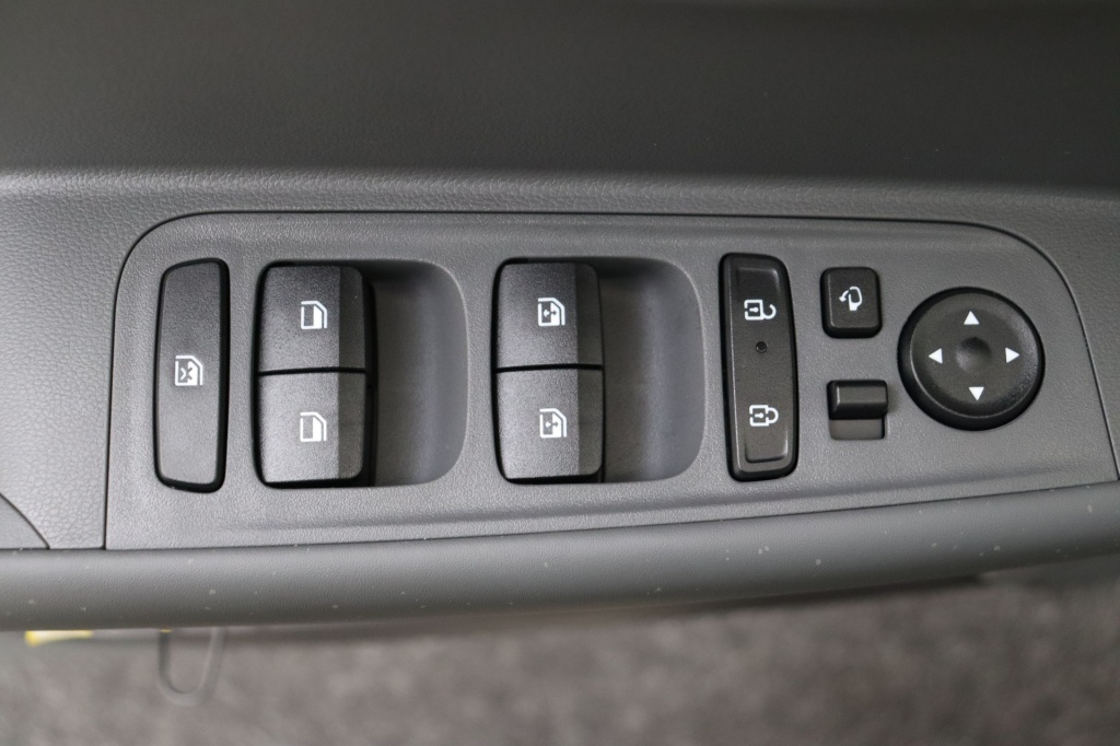 HYUNDAI Inster Cross Roof Rack 49kWh 115 - ref: 7-54783 - Photo 14