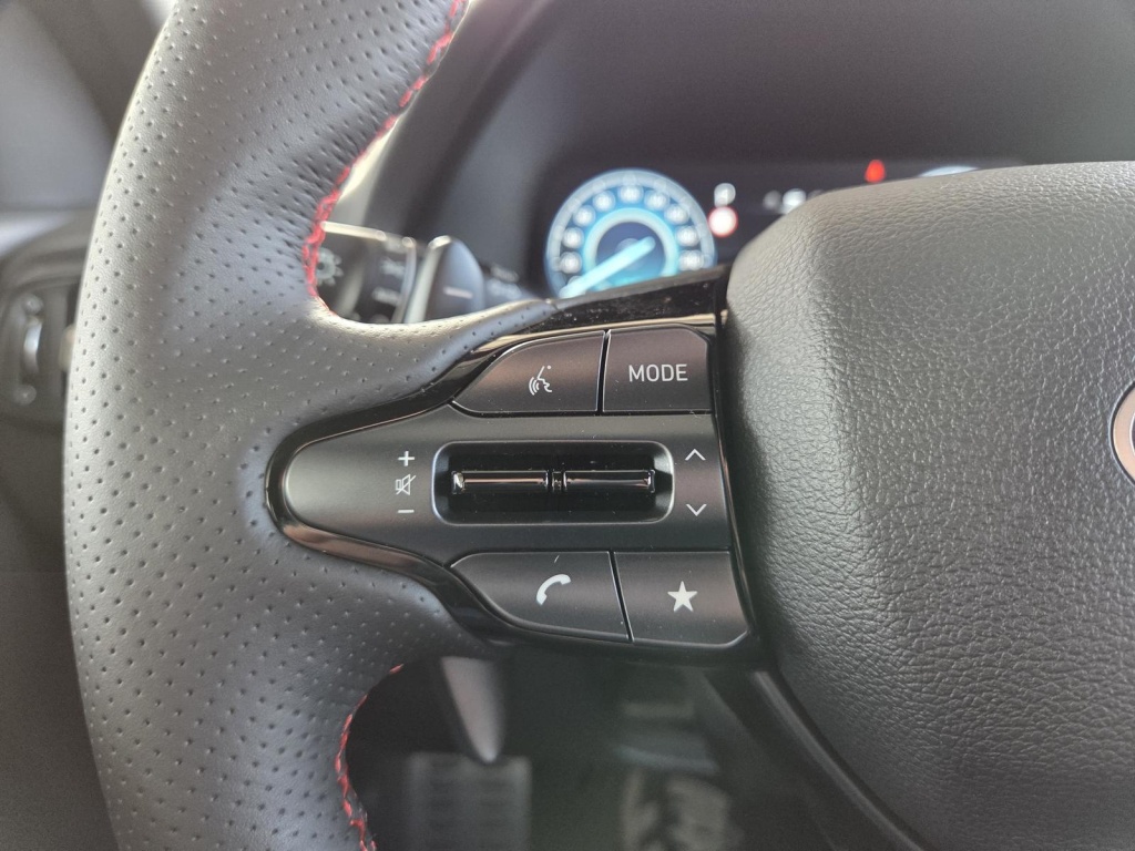 HYUNDAI i30 N-Line 1.5L T-GDI Mild Hybrid (mHEV) DCT - ref: 7-54865 - Photo 19