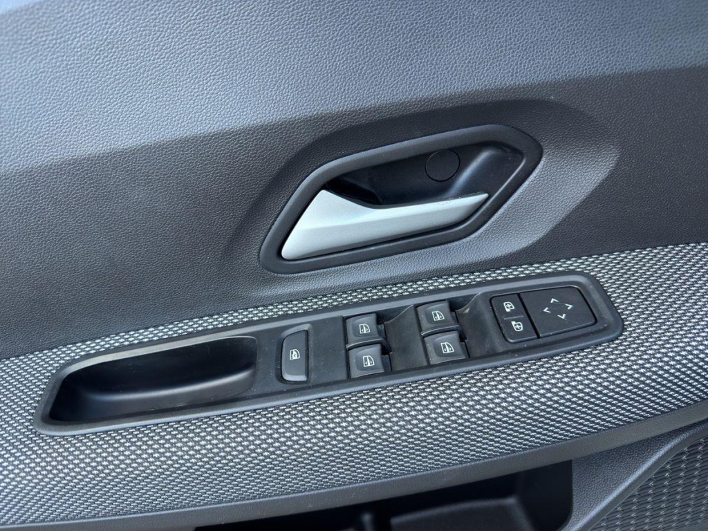 DACIA Sandero Expression 1.0 Gasoline 91hp - ref: 7-54905 - Photo 10