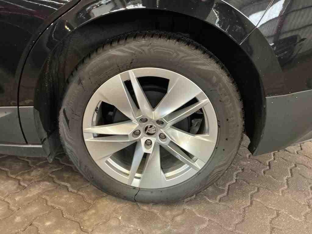 SKODA Enyaq Enyaq iV 60 Loft Elektro 180hp - ref: 7-55272 - Photo 8