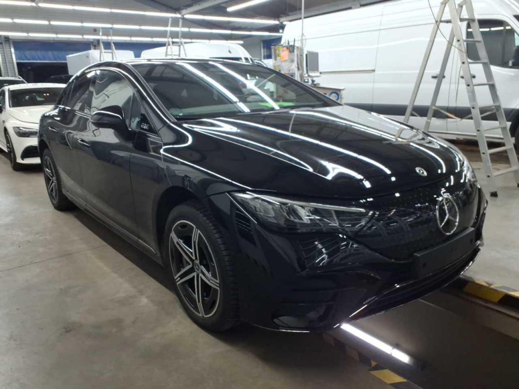 MERCEDES EQE AMG-Line 300 - ref: 7-55982 - Photo 1
