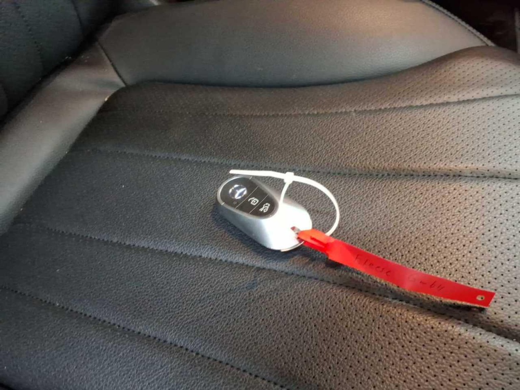 MERCEDES EQE AMG-Line 300 - ref: 7-55982 - Photo 15