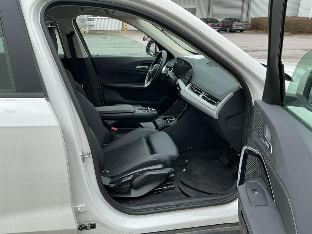 BMW iX1 iX1 xDrive30   Elektro 313hp - ref: 7-55987 - Photo 19