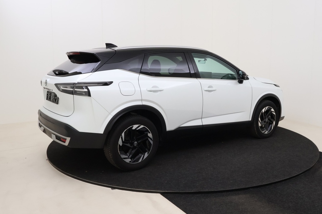 NISSAN Qashqai N-Connecta Winter Comfort + PANO + 2 Tone 1.3 DIG-T MHEV 158 hp Xtronic 2WD - ref: 7-56068 - Photo 5