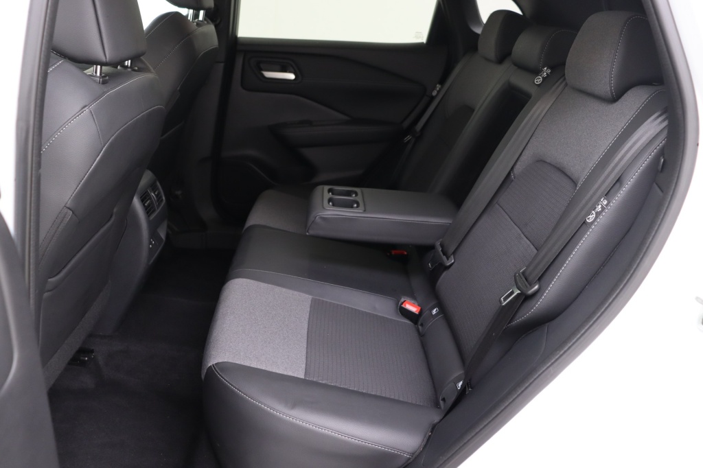 NISSAN Qashqai N-Connecta Winter Comfort + PANO + 2 Tone 1.3 DIG-T MHEV 158 hp Xtronic 2WD - ref: 7-56083 - Photo 14