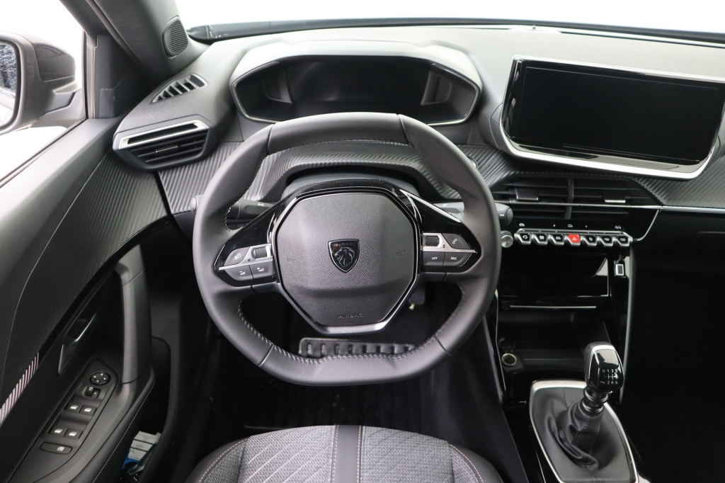PEUGEOT 2008 Allure  1.2 Turbo 100 hp Man. 6    - ref: 7-56290 - Photo 11