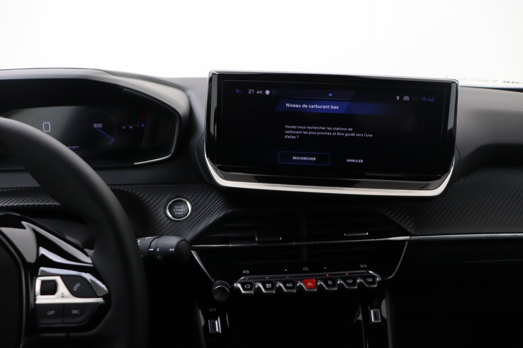 PEUGEOT 2008 Allure  1.2 Turbo 100 hp Man. 6    - ref: 7-56301 - Photo 20