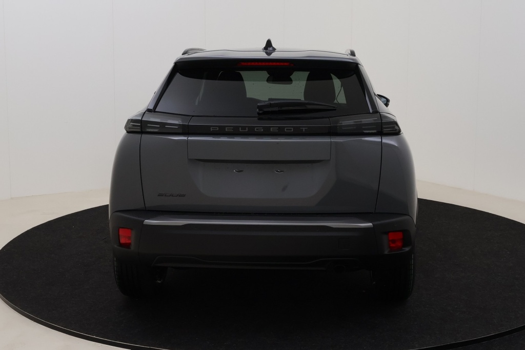 PEUGEOT 2008 Allure  1.2 Turbo 100 hp Man. 6    - ref: 7-56301 - Photo 7