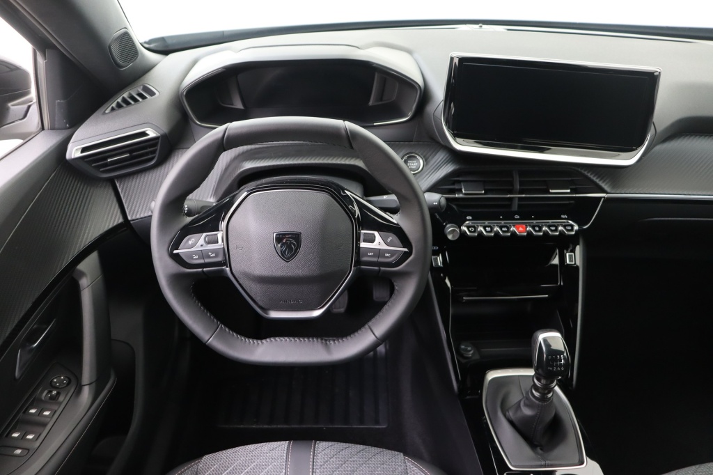 PEUGEOT 2008 Allure  1.2 Turbo 100 hp Man. 6    - ref: 7-56311 - Photo 11