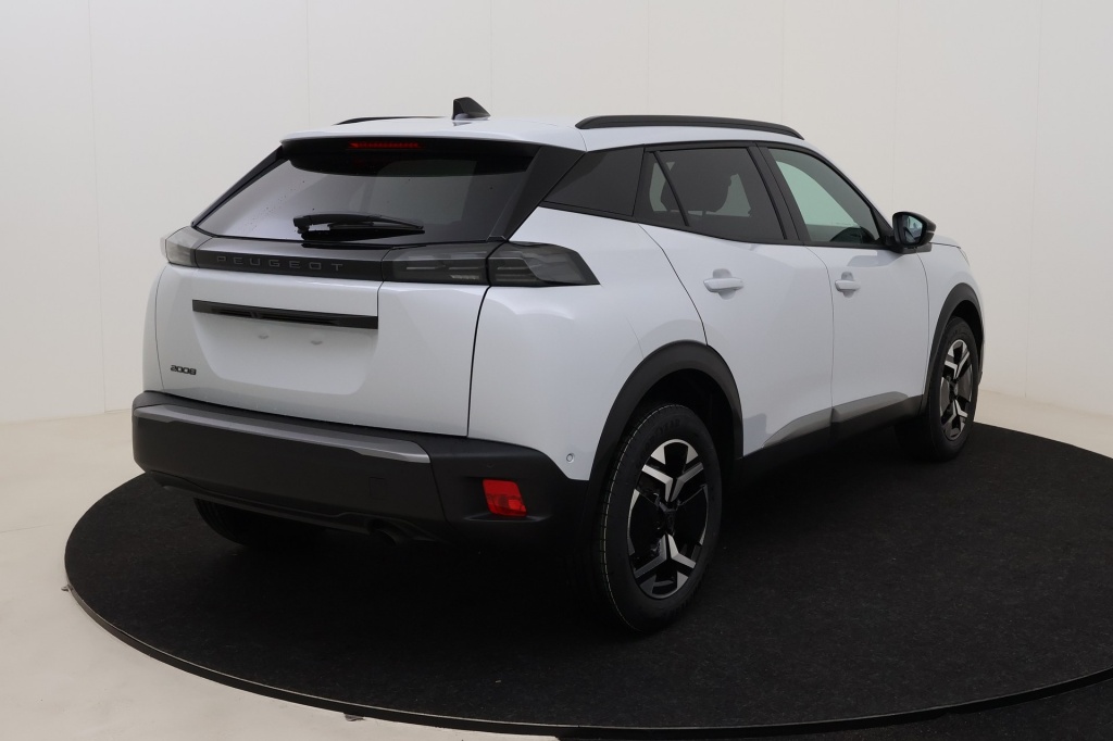 PEUGEOT 2008 Allure  1.2 Turbo 100 hp Man. 6    - ref: 7-56330 - Photo 6