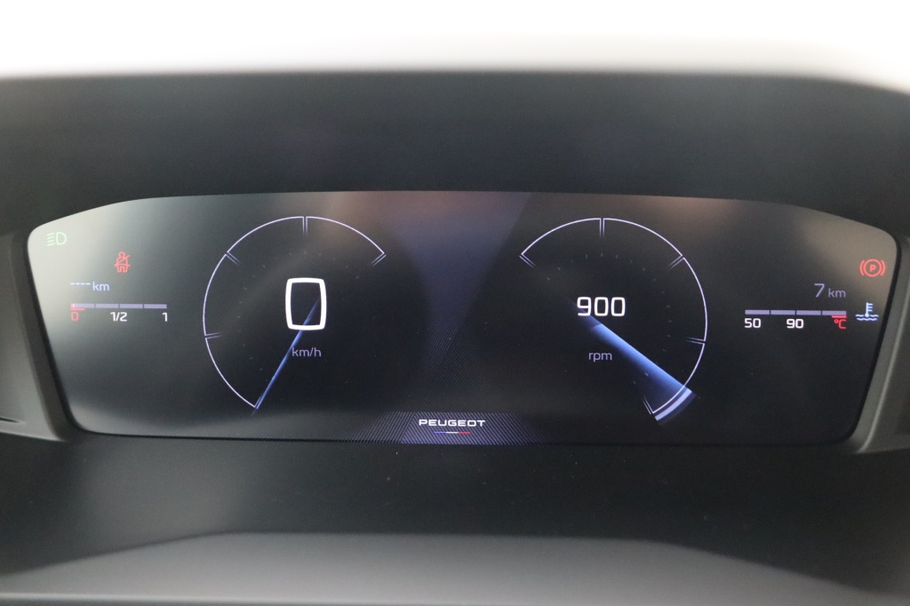 PEUGEOT 2008 Allure  1.2 Turbo 100 hp Man. 6    - ref: 7-56336 - Photo 19