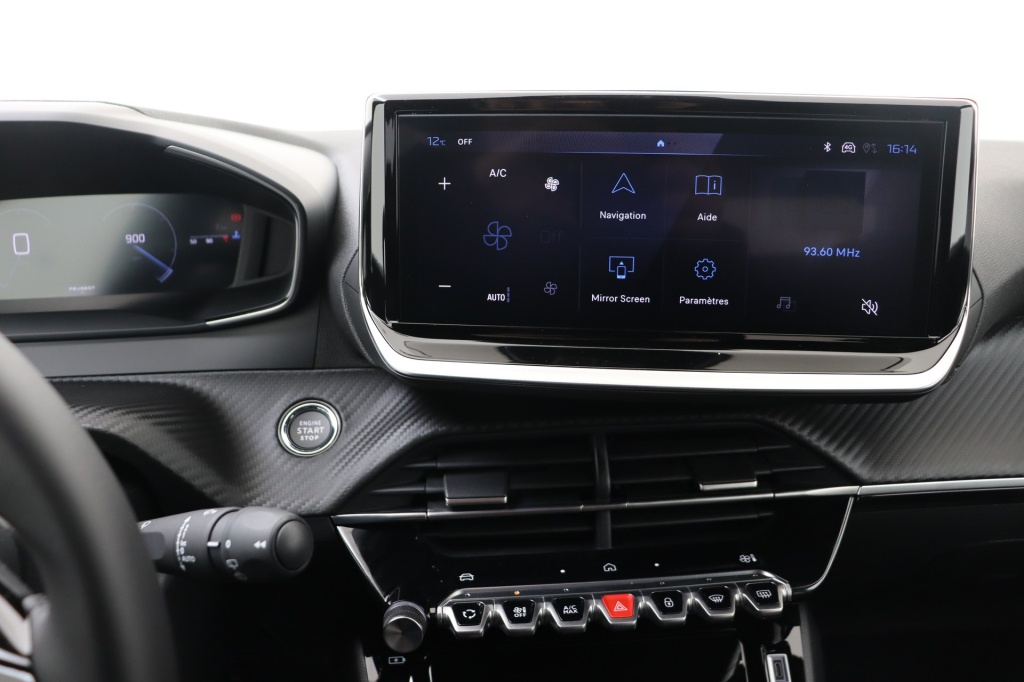 PEUGEOT 2008 Allure  1.2 Turbo 100 hp Man. 6    - ref: 7-56336 - Photo 20