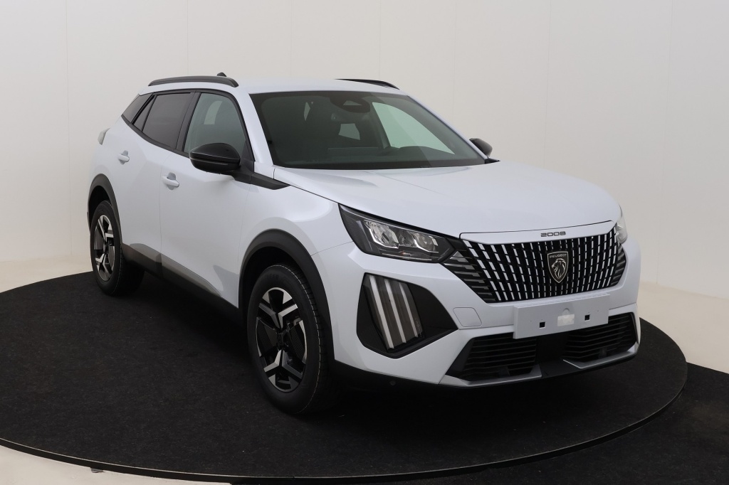 PEUGEOT 2008 Allure  1.2 Turbo 100 hp Man. 6    - ref: 7-56336 - Photo 3