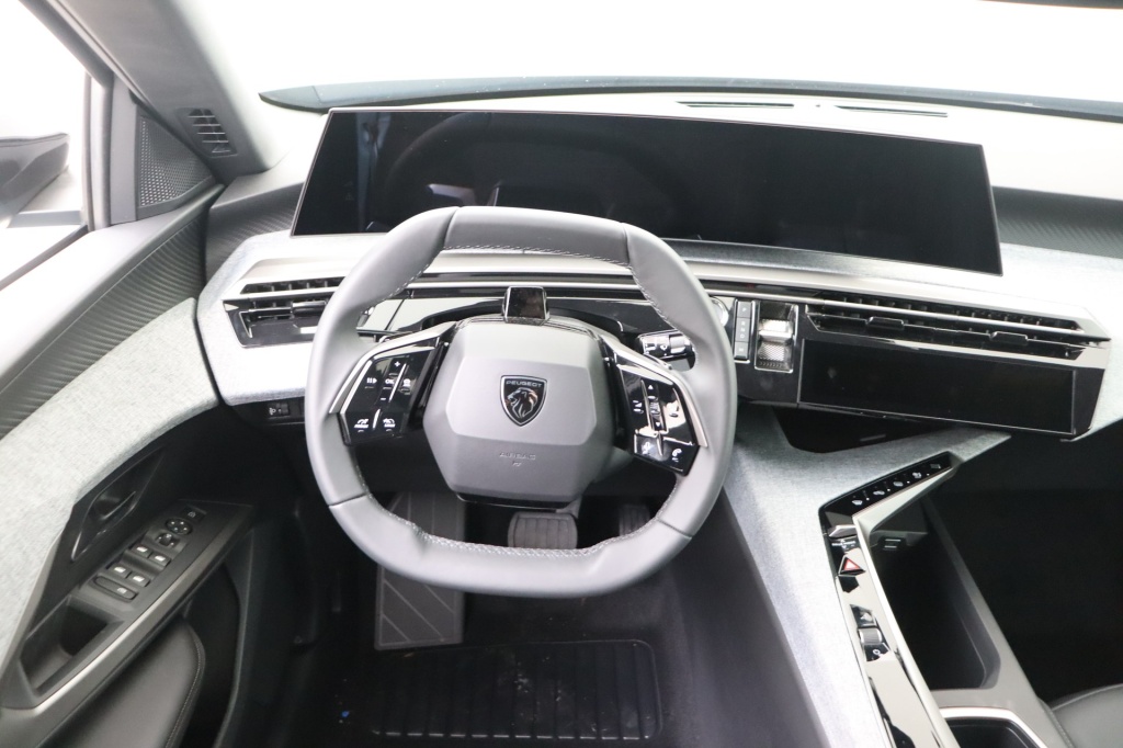 PEUGEOT 5008 Allure Hybrid 145 e-DCS6 - ref: 7-56362 - Photo 11