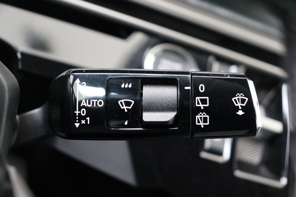 PEUGEOT 5008 Allure Hybrid 145 e-DCS6 - ref: 7-56362 - Photo 18