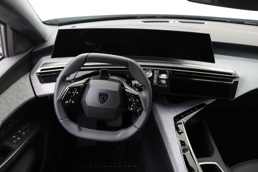 PEUGEOT 5008 Allure Hybrid 145 e-DCS6 - ref: 7-56372 - Photo 11