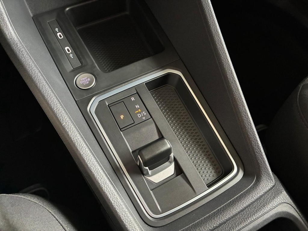 FORD Tourneo Titanium 1.5L EcoBoost - ref: 7-56600 - Photo 17