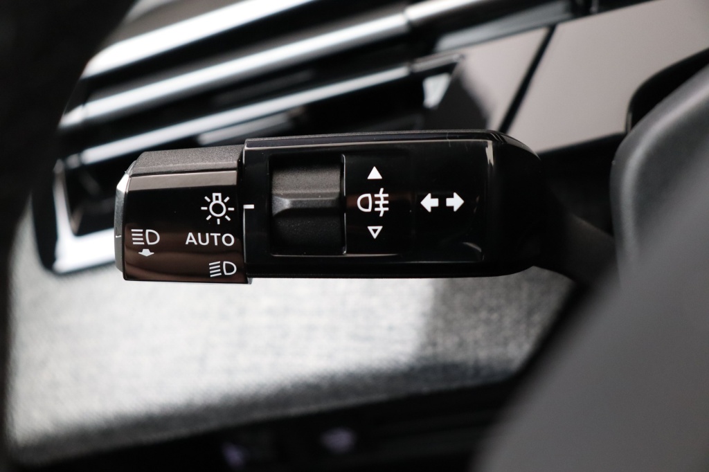 PEUGEOT 5008 Allure Hybrid 145 e-DCS6 - ref: 7-56723 - Photo 20