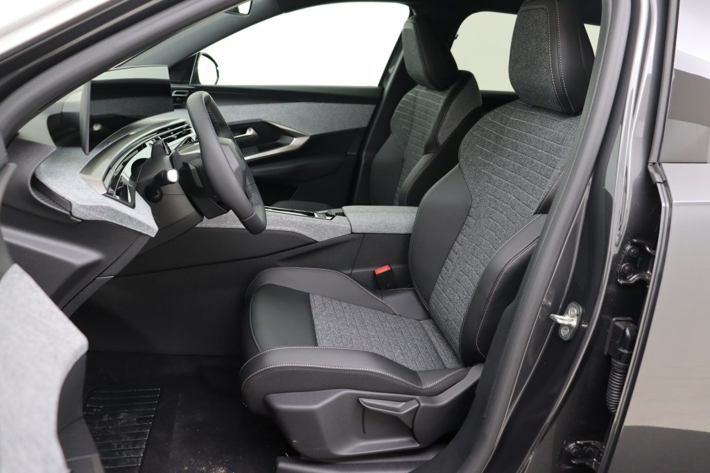 PEUGEOT 5008 Allure Hybrid 145 e-DCS6 - ref: 7-56724 - Photo 13