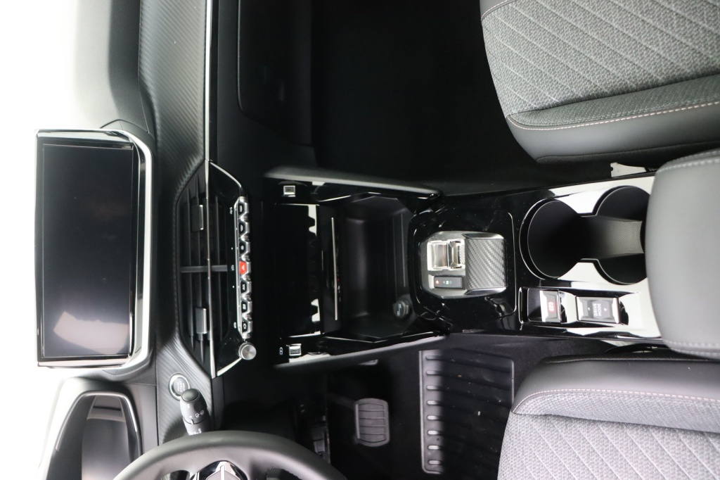 PEUGEOT 2008 Allure Hybrid 145 hp e-DSC6 - ref: 7-56882 - Photo 12