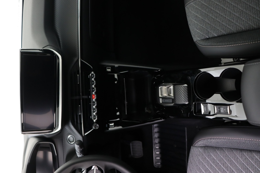 PEUGEOT 2008 Allure Hybrid 145 hp e-DSC6 - ref: 7-56889 - Photo 12