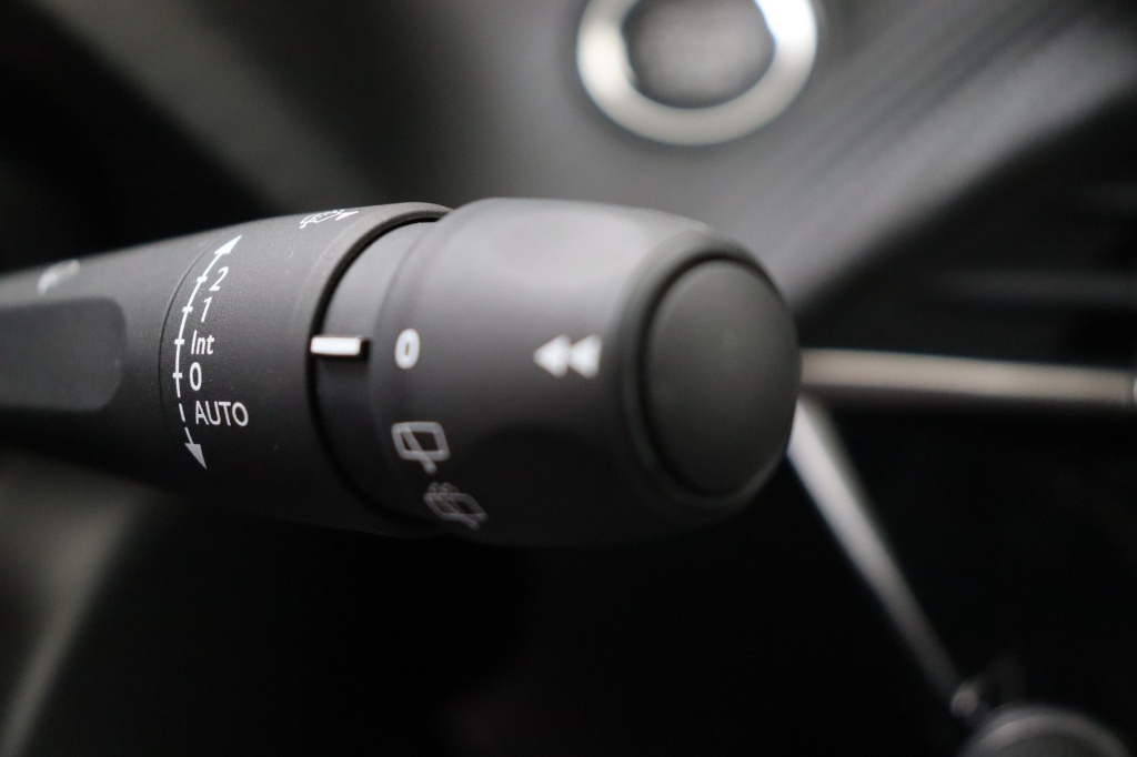 PEUGEOT 2008 Allure Hybrid 145 hp e-DSC6 - ref: 7-56889 - Photo 20