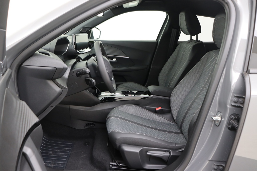 PEUGEOT 2008 Allure Hybrid 145 hp e-DSC6 - ref: 7-56917 - Photo 12