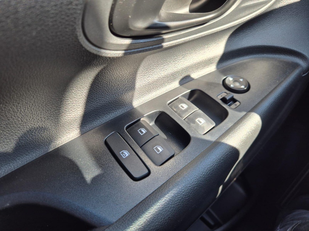 HYUNDAI i20 1.0 Gasoline 90hp - ref: 7-56949 - Photo 13