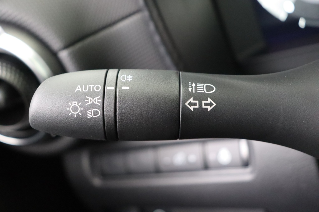 NISSAN Juke N-Connecta 1.6 Hybrid 143 hp AT 2WD - ref: 7-56967 - Photo 18