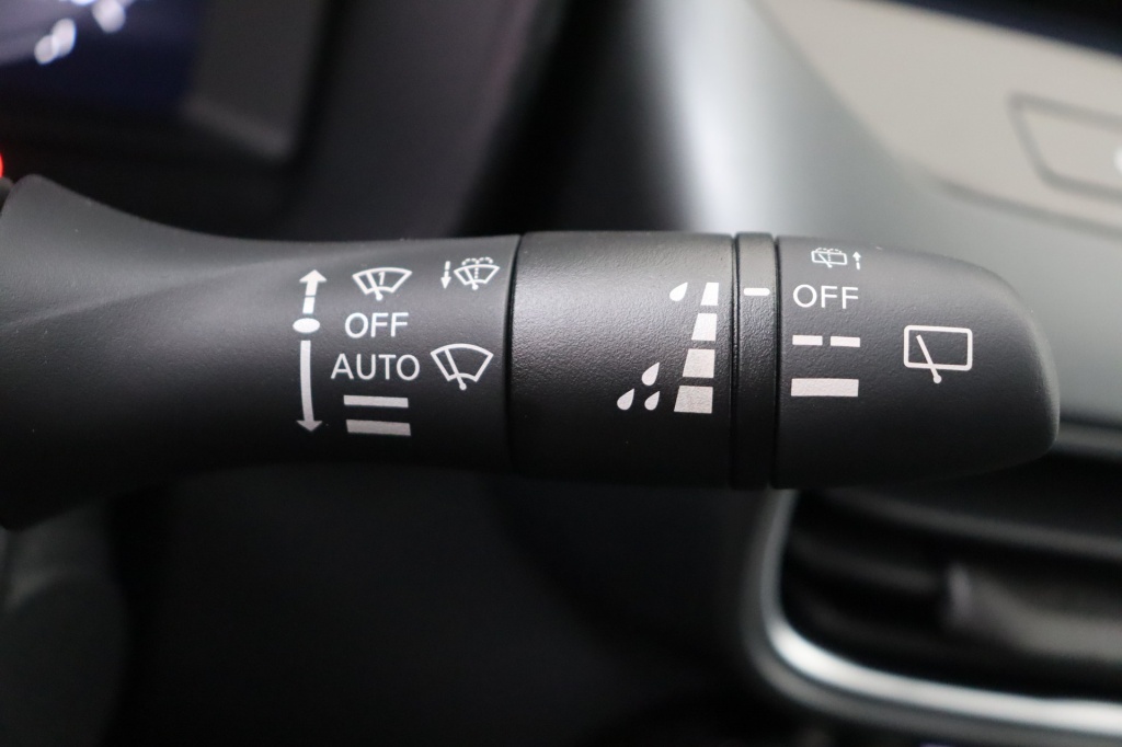 NISSAN Juke N-Connecta 1.6 Hybrid 143 hp AT 2WD - ref: 7-56970 - Photo 19