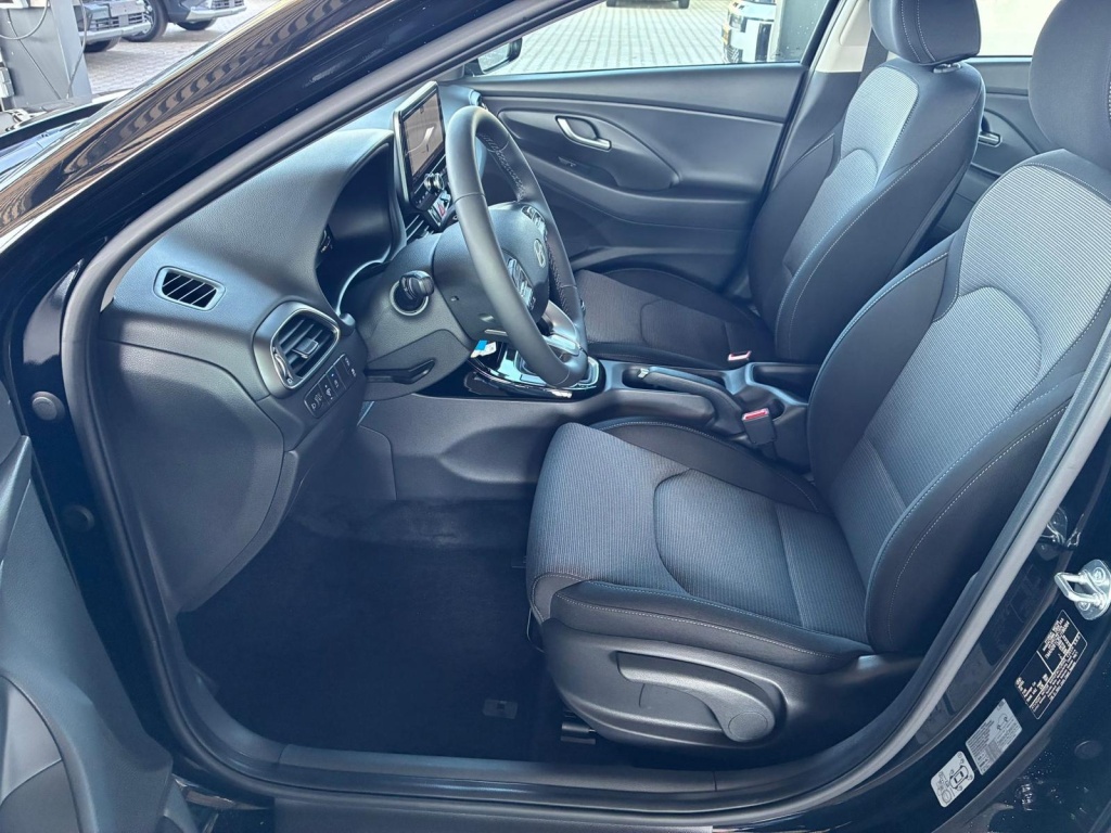 HYUNDAI i30 Comfort 1.5L GDI (95 PS) gasoline - ref: 7-57094 - Photo 4