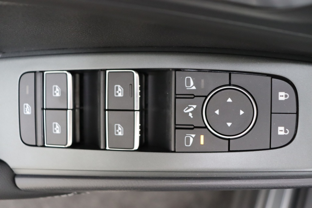 NISSAN Qashqai N-Connecta 158HP X-Tronic - ref: 7-57107 - Photo 17