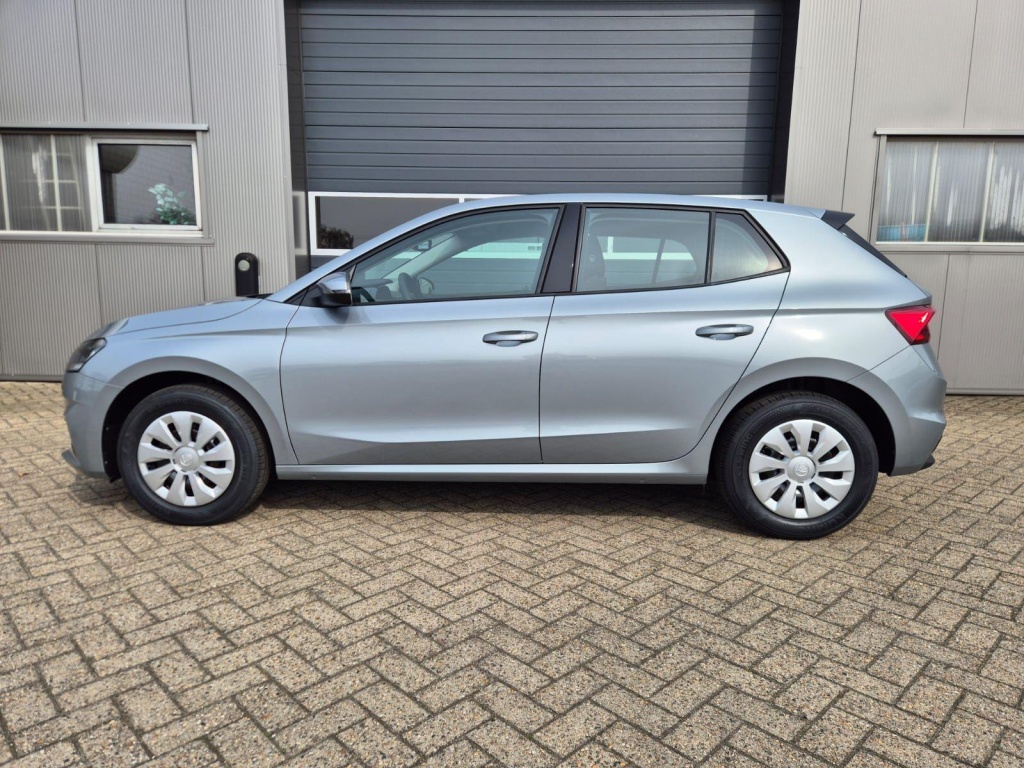 SKODA Fabia 1.0 Gasoline 95hp - ref: 7-57172 - Photo 2