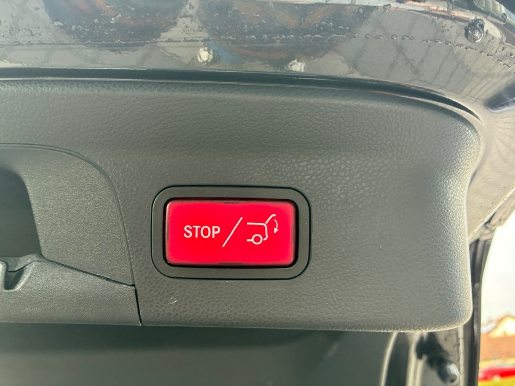 MERCEDES GLC AMG-Line 300 4Matic - ref: 7-57516 - Photo 17