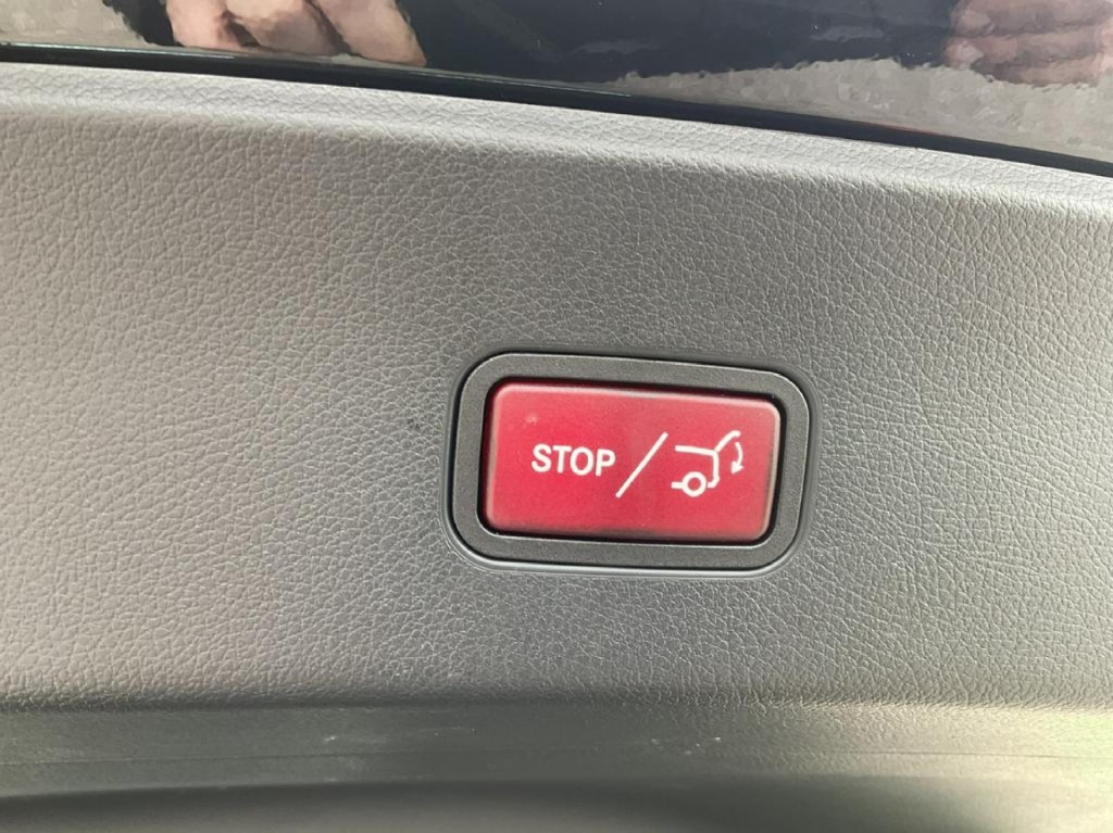 MERCEDES GLC AMG-Line 300 4Matic - ref: 7-57523 - Photo 8