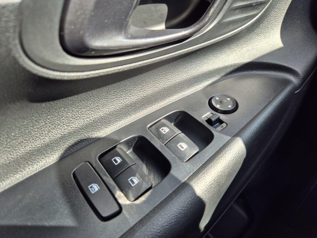 HYUNDAI i20 1.0 Gasoline 90hp - ref: 7-57660 - Photo 13