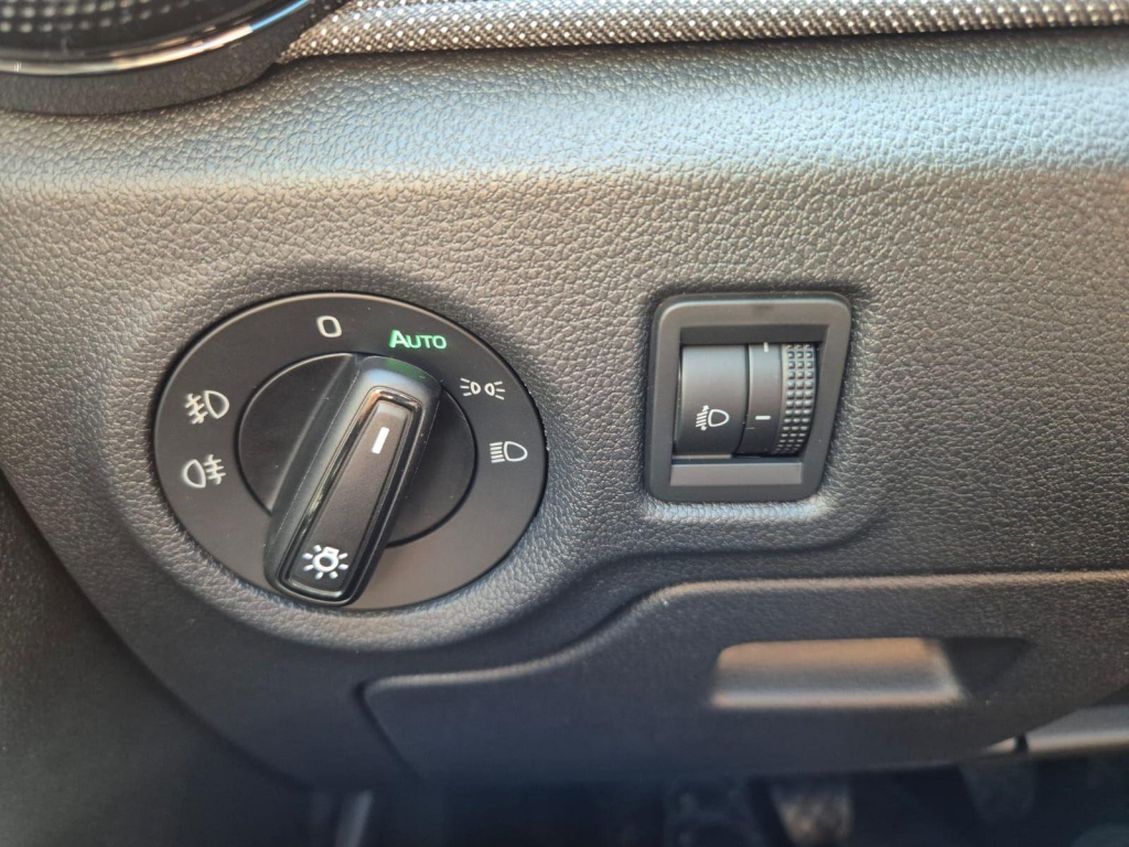 SKODA Fabia 1.0 Gasoline 95hp - ref: 7-58787 - Photo 14