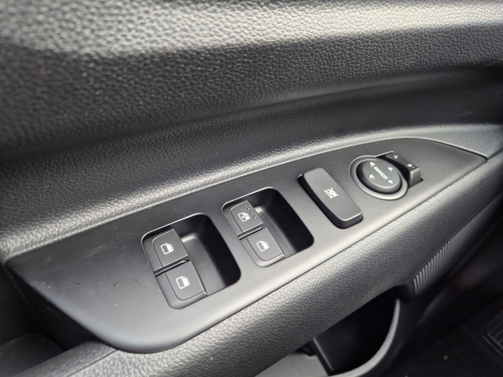 KIA Stonic Vision 1.0 Gasoline 101hp - ref: 7-59047 - Photo 13