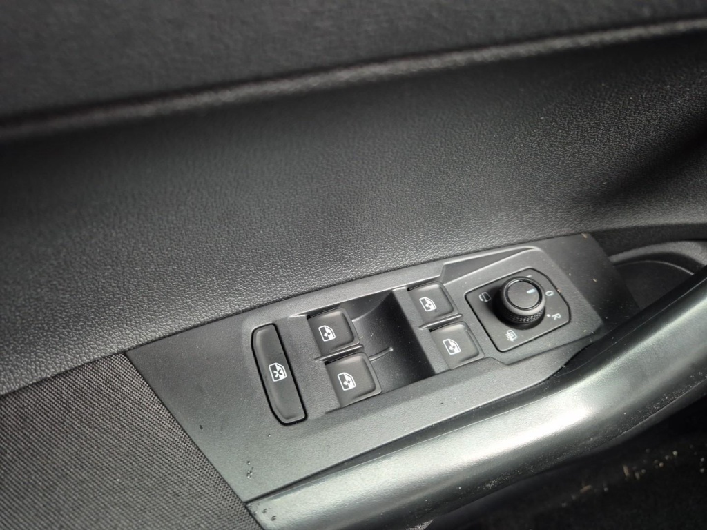 VOLKSWAGEN Taigo 1.0 TSI - ref: 7-60022 - Photo 13