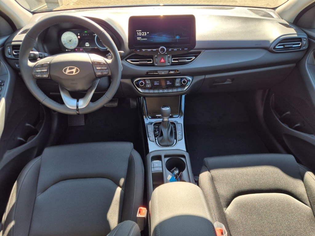 HYUNDAI i30 1.6 Gasoline 150hp - ref: 7-60190 - Photo 10