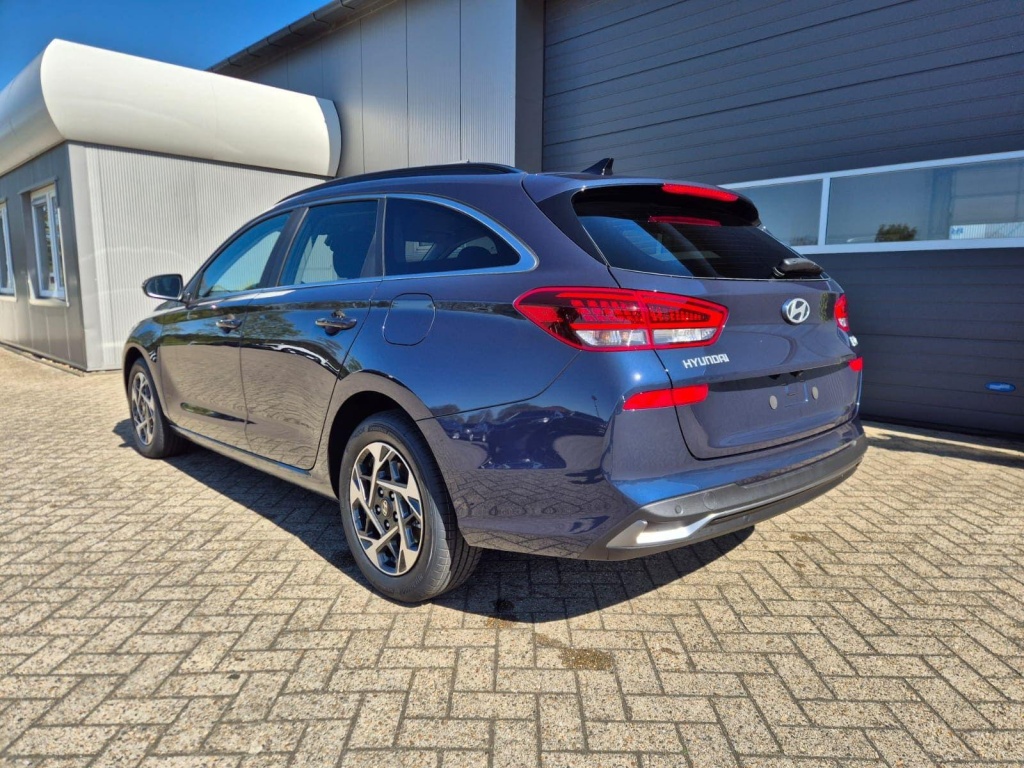 HYUNDAI i30 1.6 Gasoline 150hp - ref: 7-60190 - Photo 3