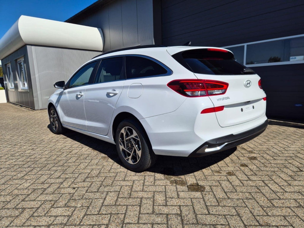 HYUNDAI i30 1.6 Gasoline 150hp - ref: 7-60191 - Photo 3