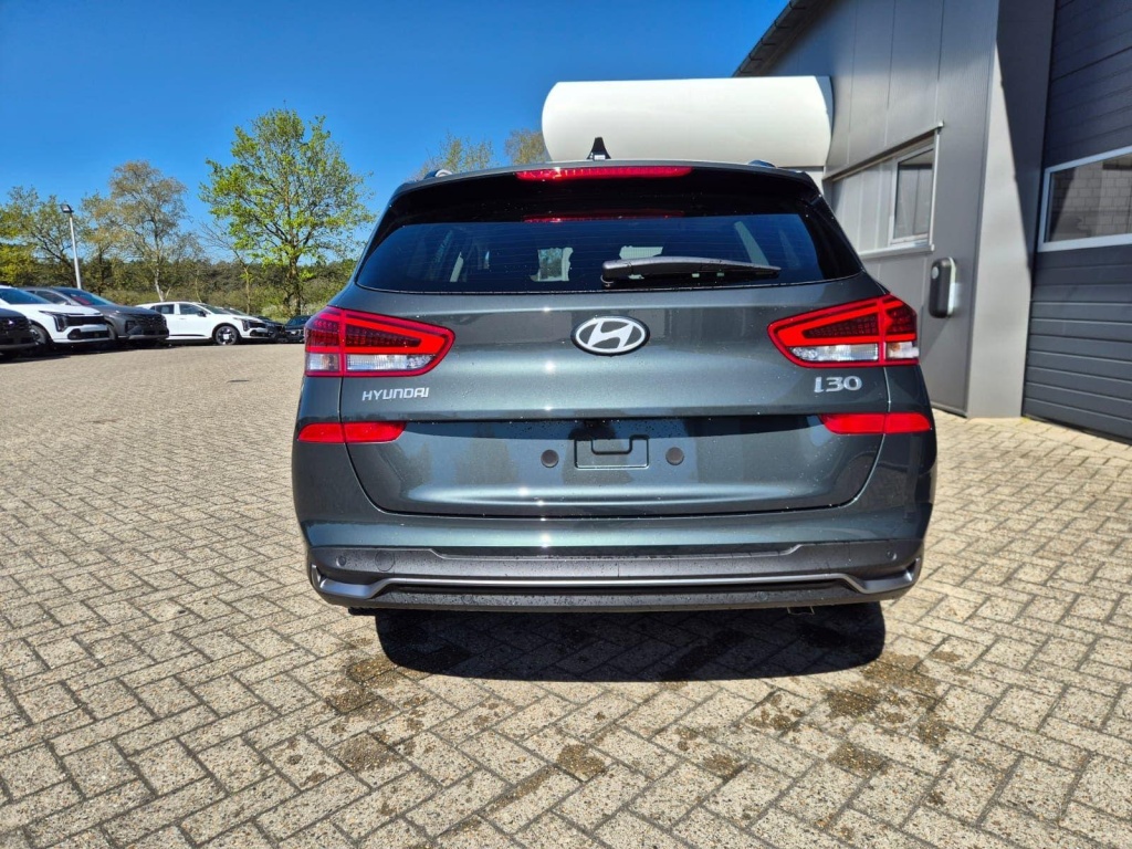 HYUNDAI i30 1.6 Gasoline 150hp - ref: 7-60193 - Photo 4