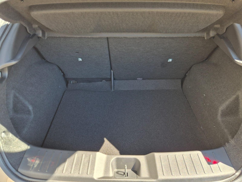 NISSAN Juke 1.0 Gasoline 114hp - ref: 7-60207 - Photo 9