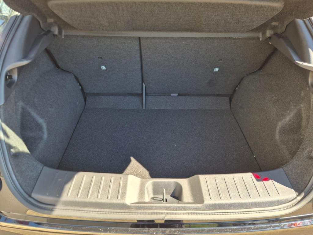 NISSAN Juke 1.0 Gasoline 114hp - ref: 7-60208 - Photo 9