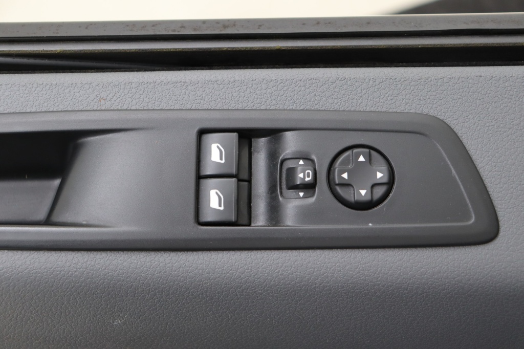 PEUGEOT Expert Asphalt 75 kWh - ref: 7-60283 - Photo 17