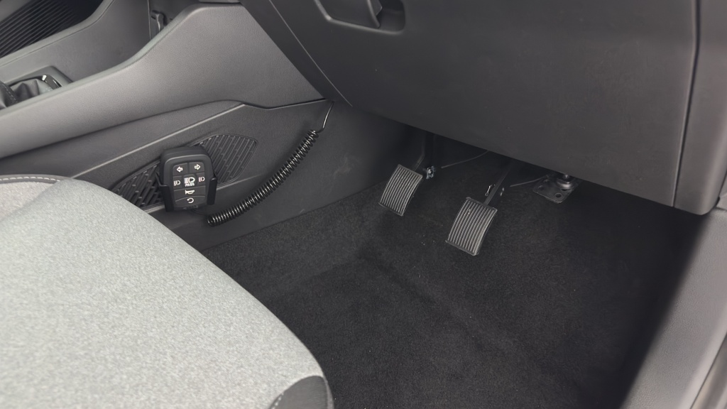 RENAULT Clio V(2) 1.5 dCi 100ch Evolution Auto-Ecole Pimas - ref: 8-GLI00000575 - Photo 17