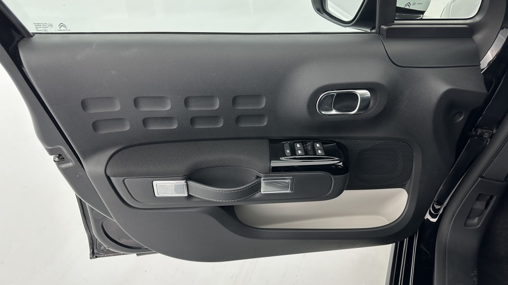 CITROEN C3 III 1.2 PureTech 110ch Shine - ref: 8-GLI00001807 - Photo 12