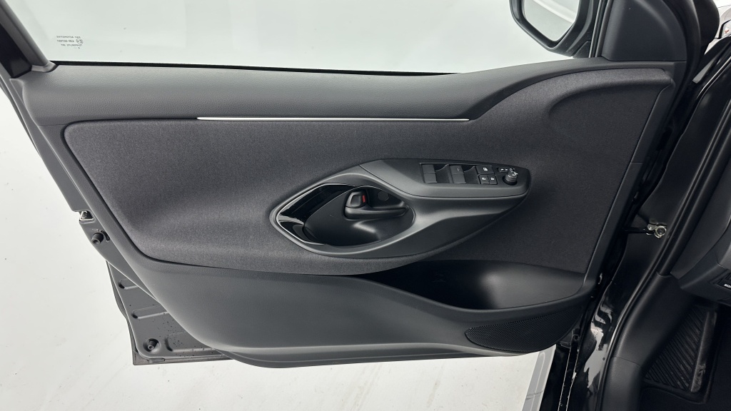 TOYOTA Yaris Hybride 116h Design e-CVT - ref: 8-GLI00001815 - Photo 12